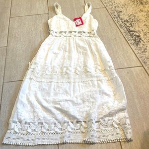 Detailed white midi dress